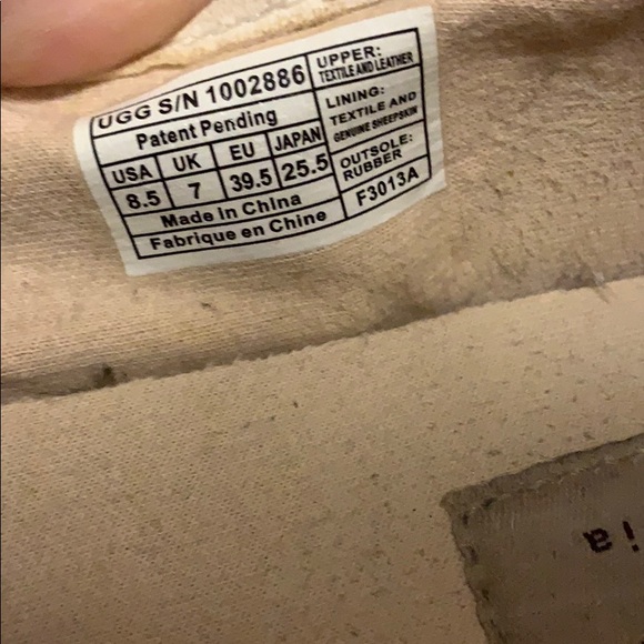 ugg shoes! - Picture 4 of 4